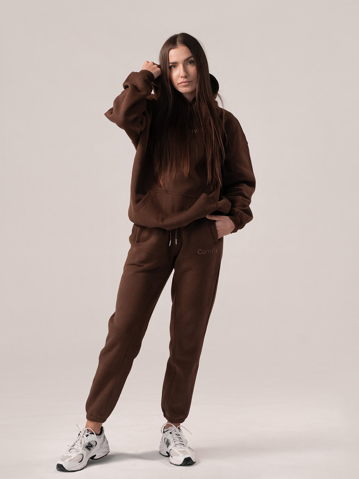 Teplákové soupravy se stahovacími šňůrkami - čokoládové